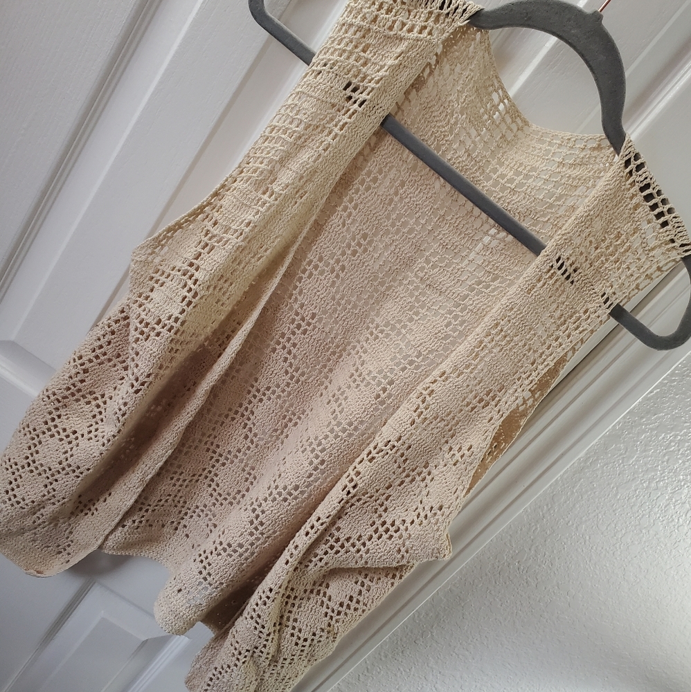 Vintage 1970's Boho Crocheted Vest - Picture 6 of 11